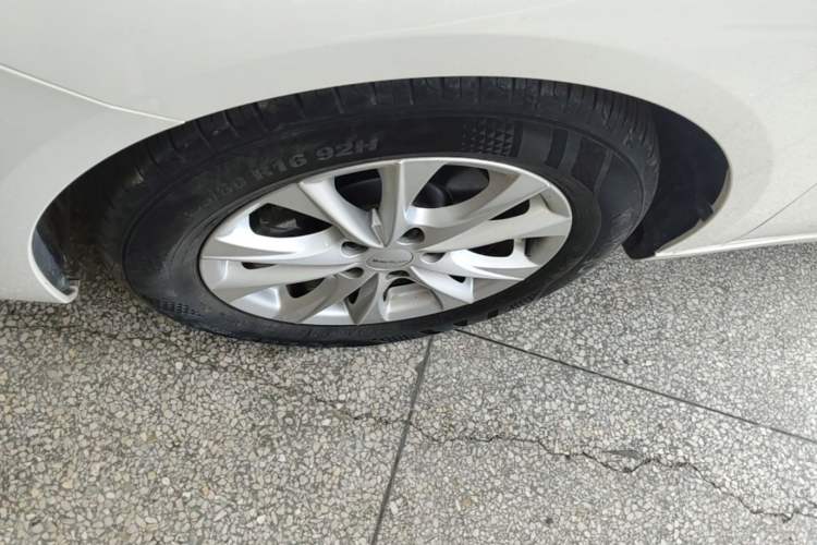 Used Roewe i5 2023 1.5L CVT Luxury Edition Left Front Wheel Hub