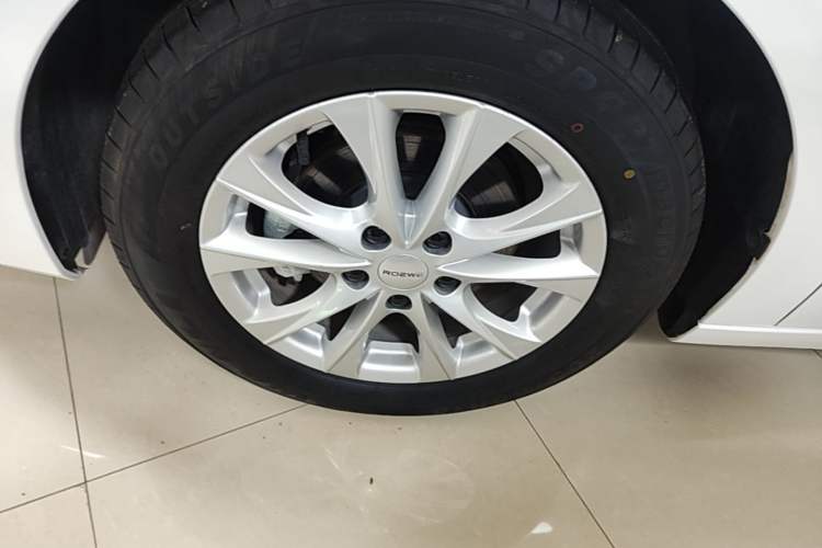 Used Roewe i5 2023 1.5L CVT Luxury Edition Left Front Wheel Hub