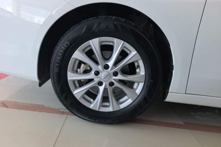 Used Roewe i5 2023 1.5L CVT Luxury Edition Left Front Wheel Hub