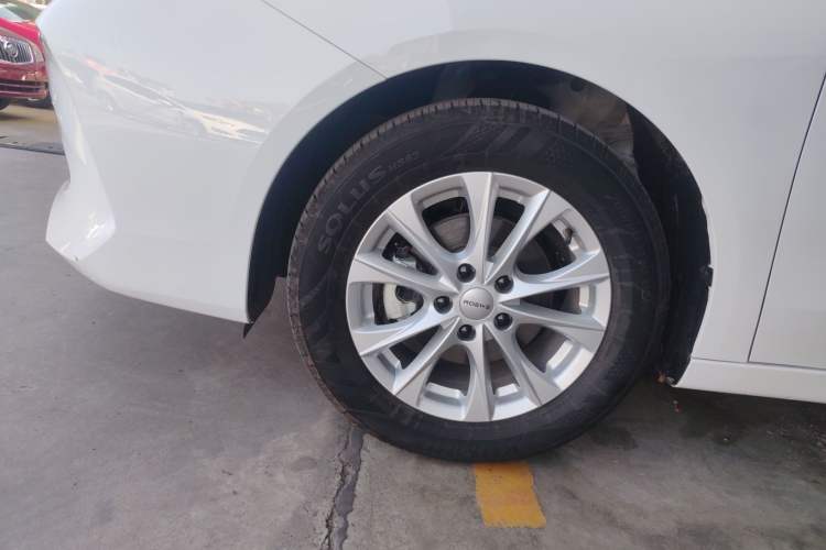 Used Roewe i5 2023 1.5L CVT Luxury Edition Left Front Wheel Hub