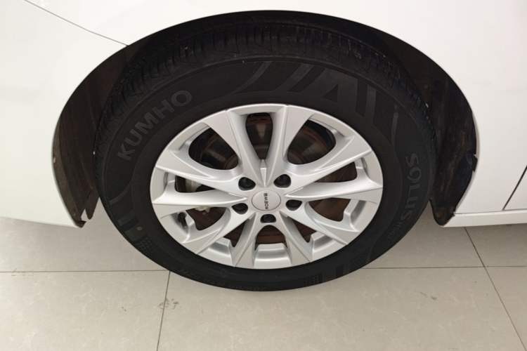 Used Roewe i5 2023 1.5L Manual Comfort Edition Left Front Wheel Hub