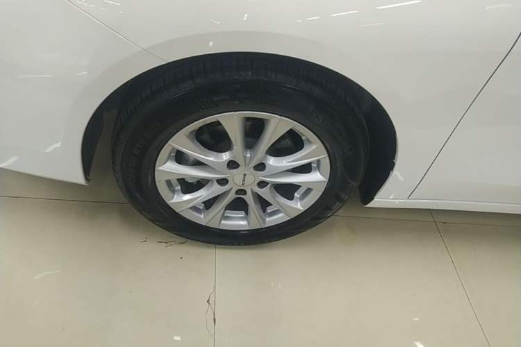 Used Roewe i5 2023 1.5L CVT Luxury Edition Left Front Wheel Hub