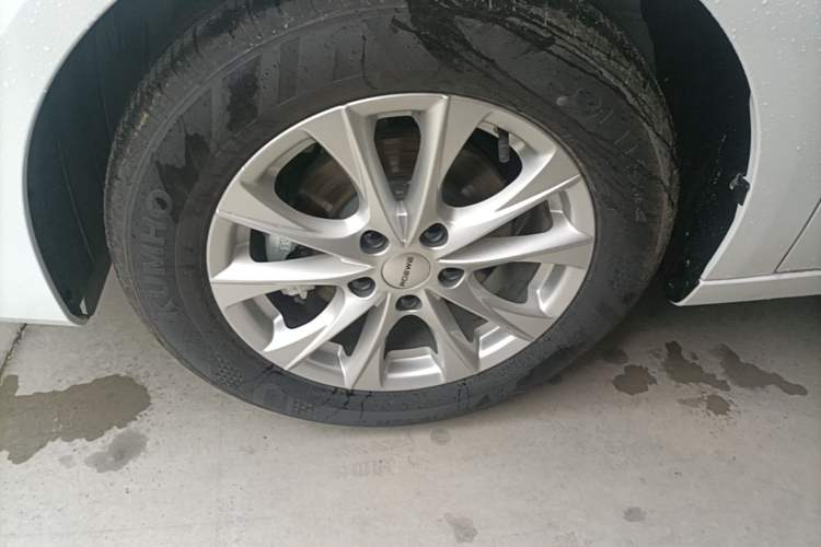 Used Roewe i5 2023 1.5L CVT Luxury Edition Left Front Wheel Hub