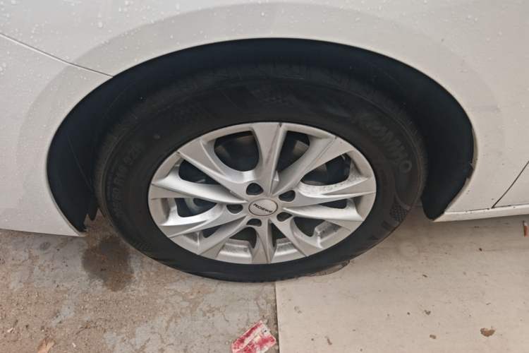 Used Roewe i5 2023 1.5L Manual Comfort Edition Left Front Wheel Hub