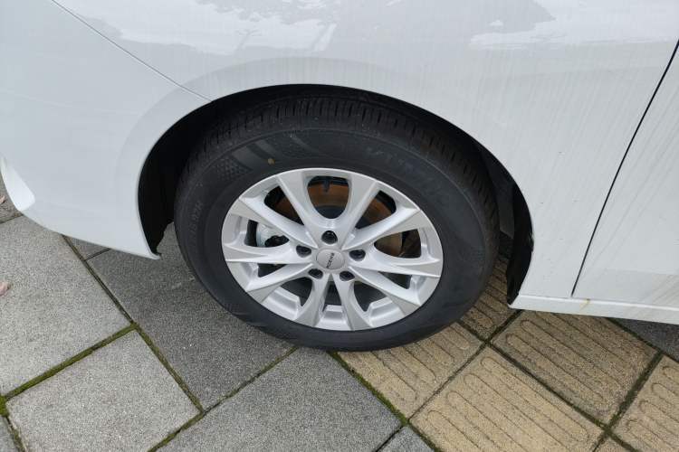 Used Roewe i5 2023 1.5L CVT Luxury Edition Left Front Wheel Hub