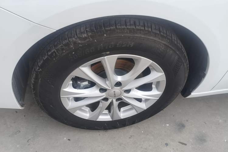 Used Roewe i5 2023 1.5L Manual Comfort Edition Left Front Wheel Hub