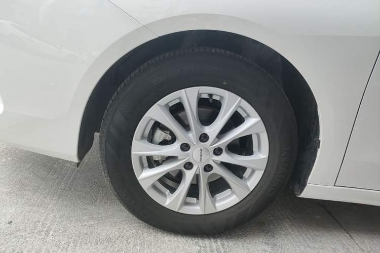 Used Roewe i5 2023 1.5L CVT Luxury Edition Left Front Wheel Hub