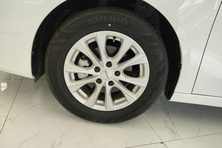 Used Roewe i5 2023 1.5L Manual Excellence Edition Left Front Wheel Hub