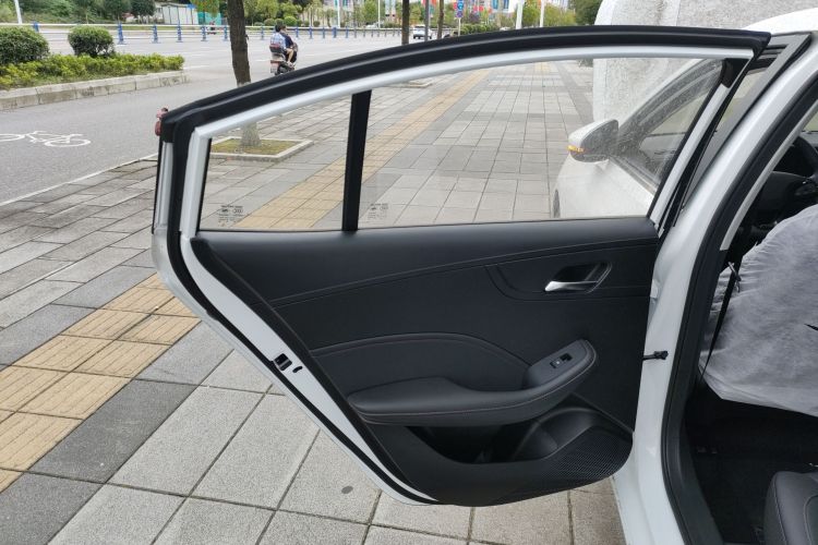 Used Roewe i5 2023 1.5L CVT Luxury Edition Left Rear Door Interior