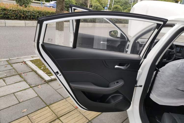 Used Roewe i5 2023 1.5L CVT Luxury Edition Left Rear Door Interior