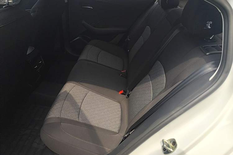 Used Roewe i5 2023 1.5L Manual Comfort Edition Left Rear Seat