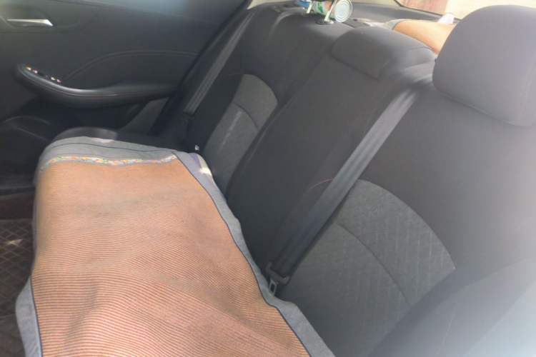 Used Roewe i5 2023 1.5L Manual Comfort Edition Left Rear Seat