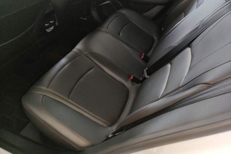 Used Roewe i5 2023 1.5L CVT Luxury Edition Left Rear Seat