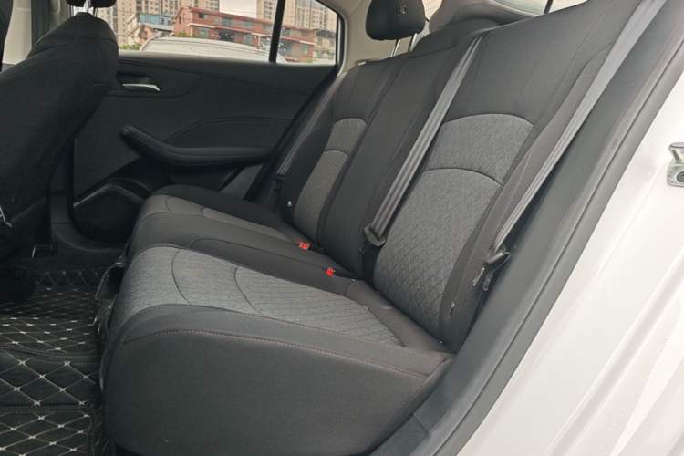 Used Roewe i5 2023 1.5L Manual Comfort Edition Left Rear Seat