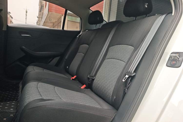 Used Roewe i5 2023 1.5L Manual Comfort Edition Left Rear Seat