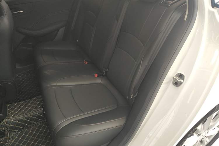 Used Roewe i5 2023 1.5L Manual Excellence Edition Left Rear Seat