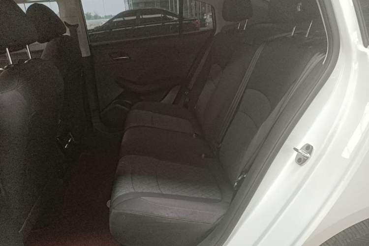 Used Roewe i5 2023 1.5L Manual Comfort Edition Left Rear Seat