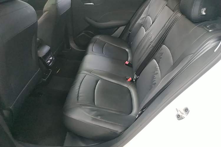 Used Roewe i5 2023 1.5L CVT Luxury Edition Left Rear Seat