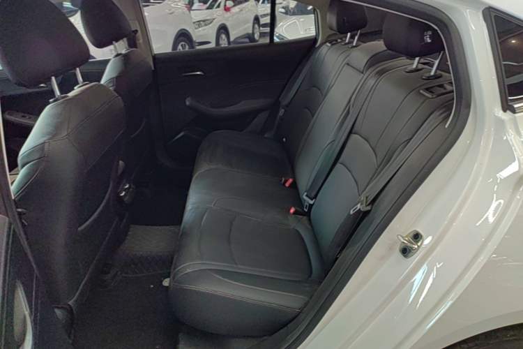 Used Roewe i5 2023 1.5L CVT Luxury Edition Left Rear Seat