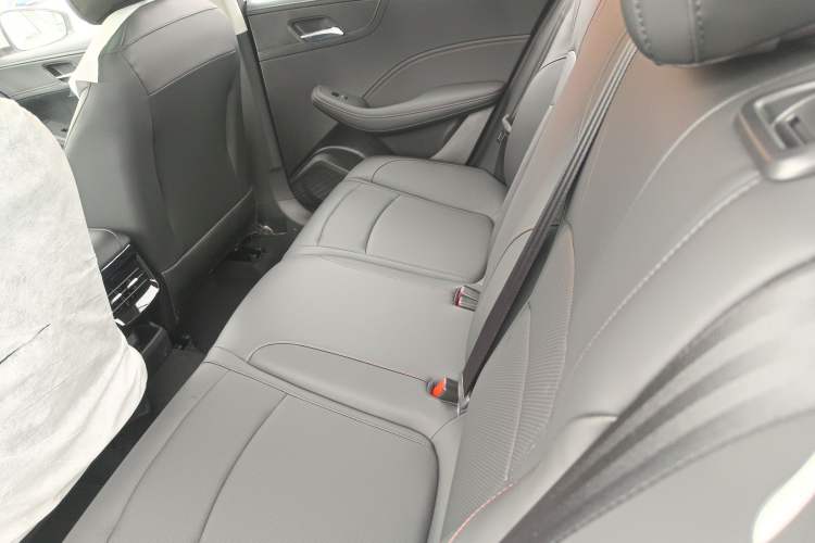 Used Roewe i5 2023 1.5L CVT Luxury Edition Left Rear Seat