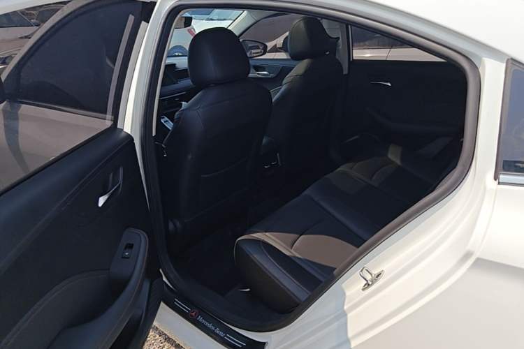 Used Roewe i5 2023 1.5L CVT Luxury Edition Left Rear Seat