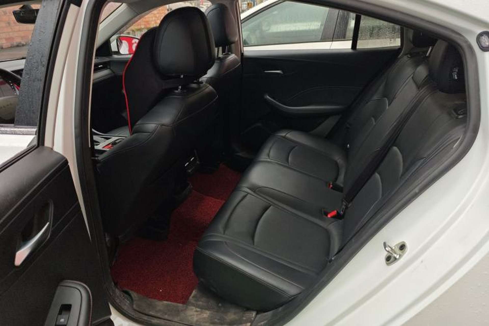 Used Roewe i5 2023 1.5L CVT Luxury Edition Left Rear Seat