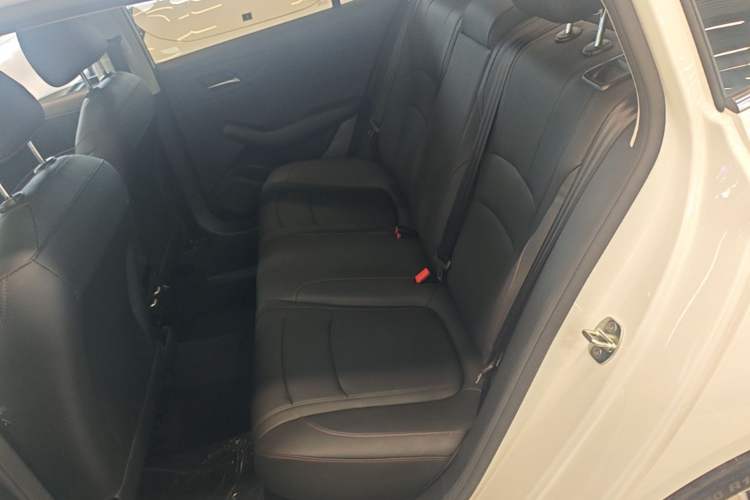 Used Roewe i5 2023 1.5L CVT Luxury Edition Left Rear Seat
