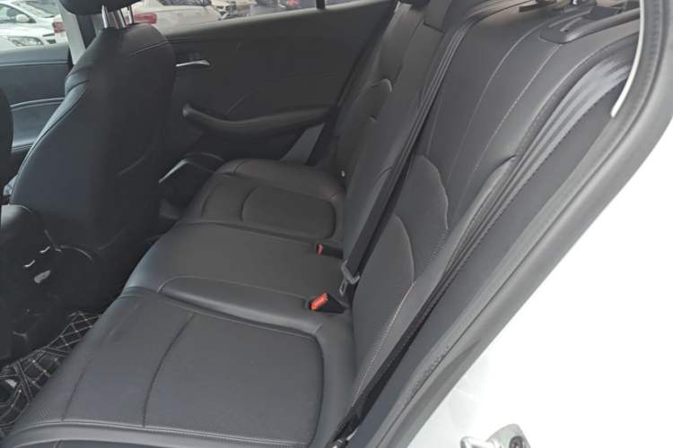 Used Roewe i5 2023 1.5L CVT Luxury Edition Left Rear Seat