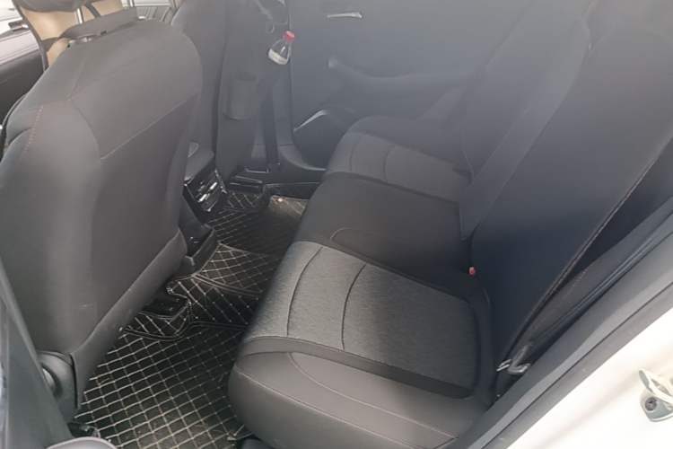 Used Roewe i5 2023 1.5L Manual Comfort Edition Left Rear Seat