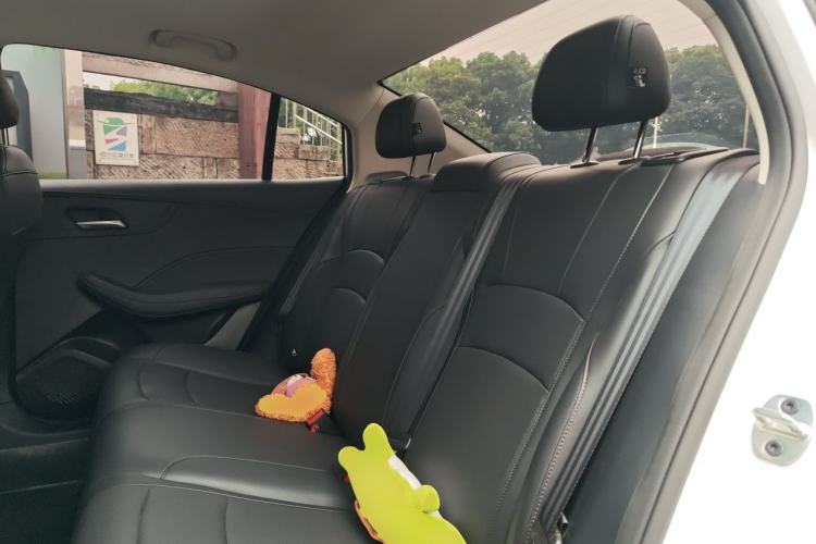 Used Roewe i5 2023 1.5L CVT Luxury Edition Left Rear Seat