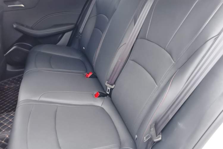 Used Roewe i5 2023 1.5L CVT Luxury Edition Left Rear Seat
