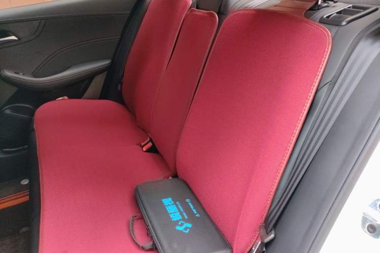 Used Roewe i5 2023 1.5L CVT Luxury Edition Left Rear Seat