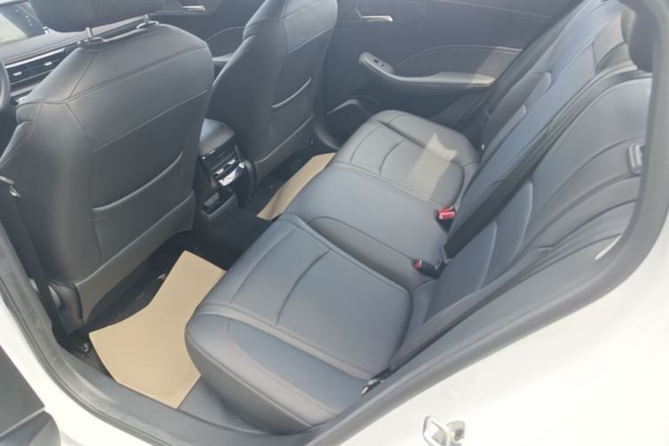 Used Roewe i5 2023 1.5L CVT Luxury Edition Left Rear Seat