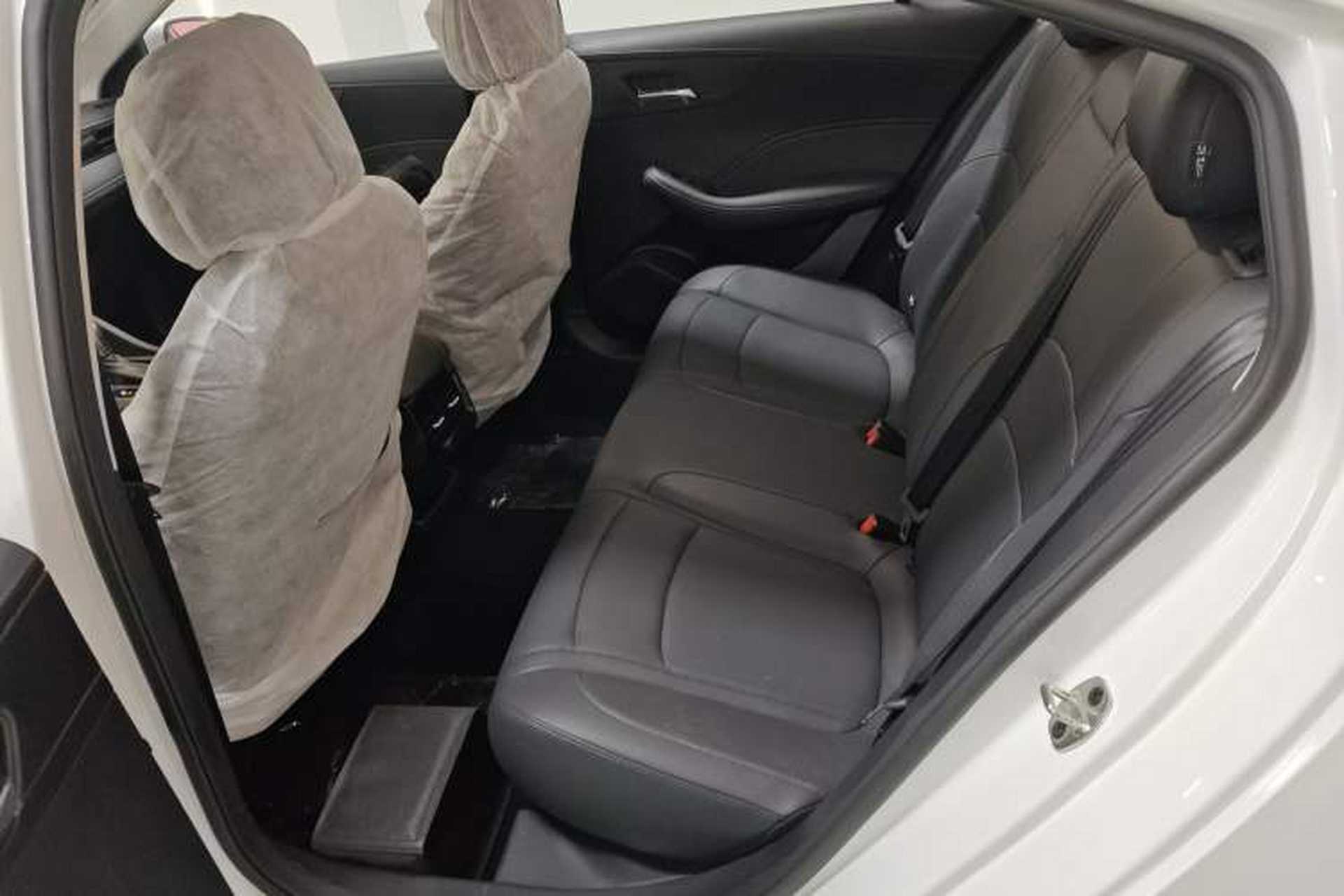Used Roewe i5 2023 1.5L CVT Luxury Edition Left Rear Seat