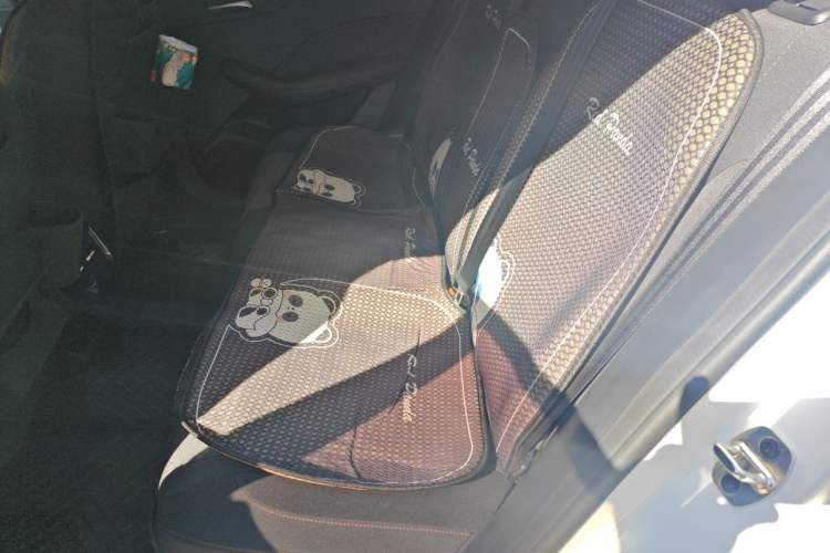 Used Roewe i5 2023 1.5L Manual Comfort Edition Left Rear Seat