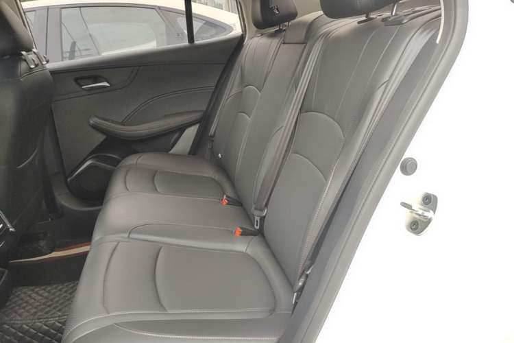 Used Roewe i5 2023 1.5L CVT Luxury Edition Left Rear Seat