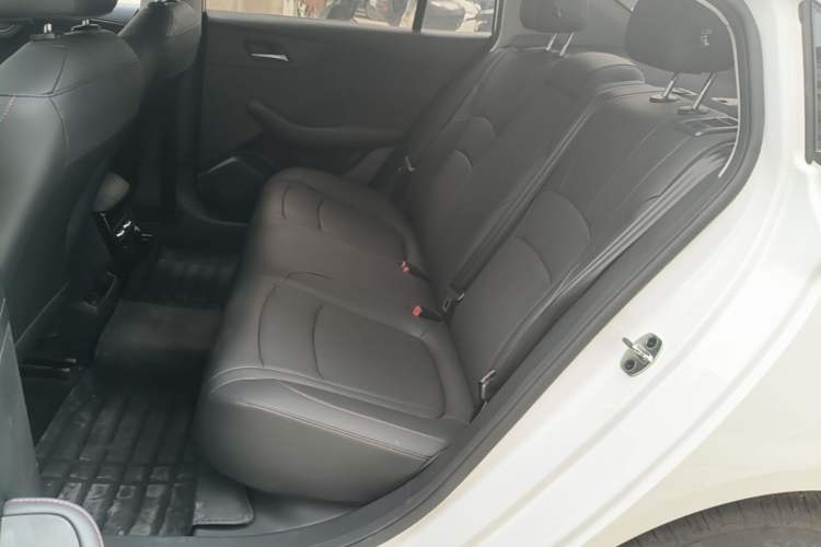 Used Roewe i5 2023 1.5L CVT Luxury Edition Left Rear Seat
