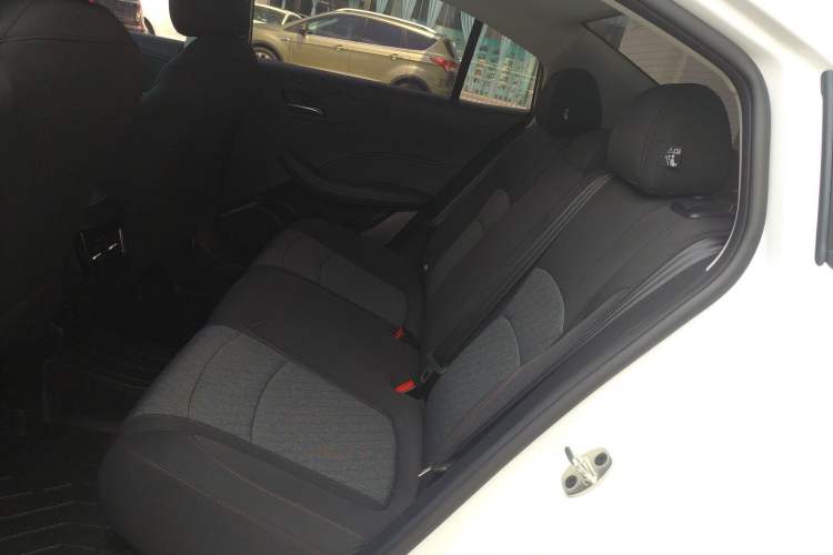 Used Roewe i5 2023 1.5L Manual Comfort Edition Left Rear Seat