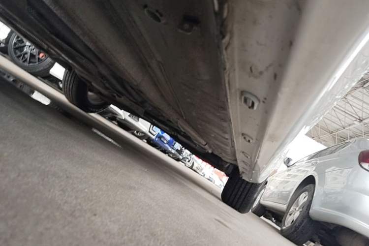 Used Roewe i5 2023 1.5L CVT Luxury Edition Left Side Sill