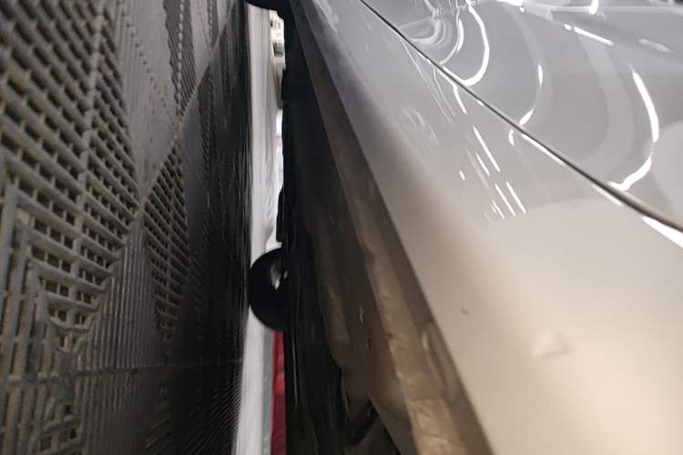 Used Roewe i5 2023 1.5L Manual Comfort Edition Left Side Sill