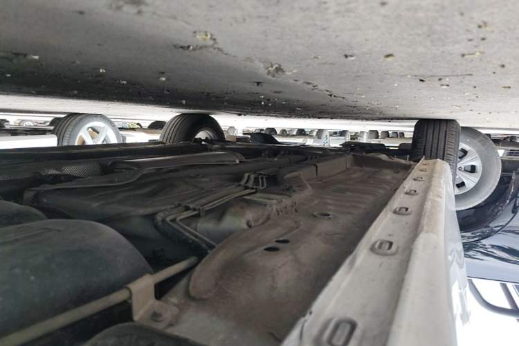 Used Roewe i5 2023 1.5L Manual Comfort Edition Left Side Sill
