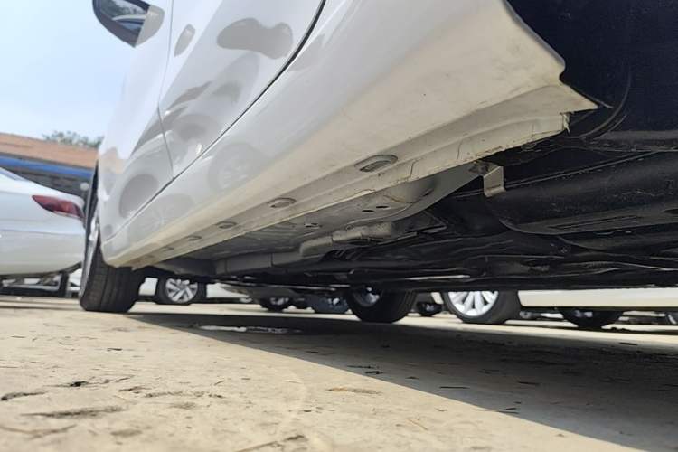Used Roewe i5 2023 1.5L Manual Comfort Edition Left Side Sill