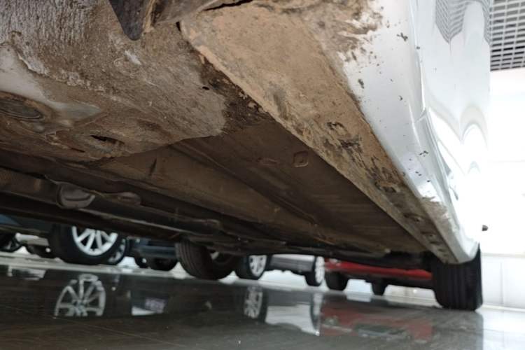 Used Roewe i5 2023 1.5L Manual Comfort Edition Left Side Sill