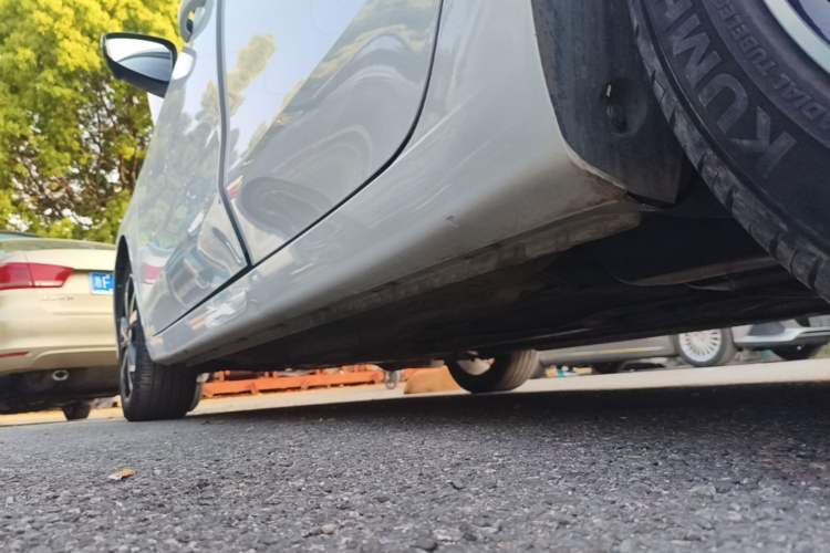 Used Roewe i5 2023 1.5L CVT Luxury Edition Left Side Sill