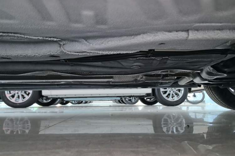 Used Roewe i5 2023 1.5L CVT Luxury Edition Left Side Sill