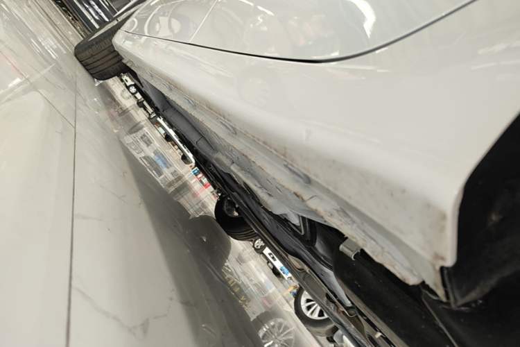 Used Roewe i5 2023 1.5L Manual Excellence Edition Left Side Sill