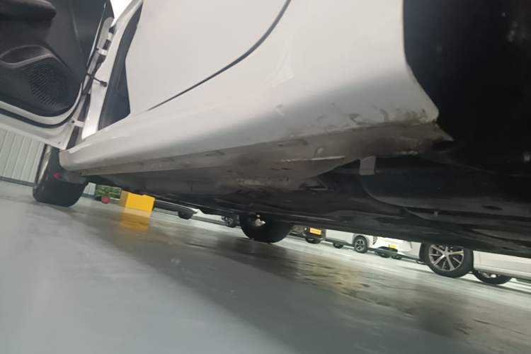 Used Roewe i5 2023 1.5L Manual Comfort Edition Left Side Sill