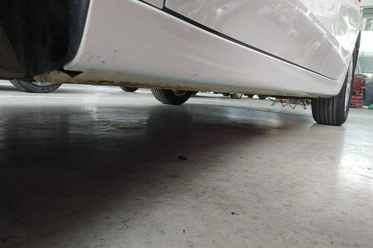 Used Roewe i5 2023 1.5L Manual Comfort Edition Left Side Sill