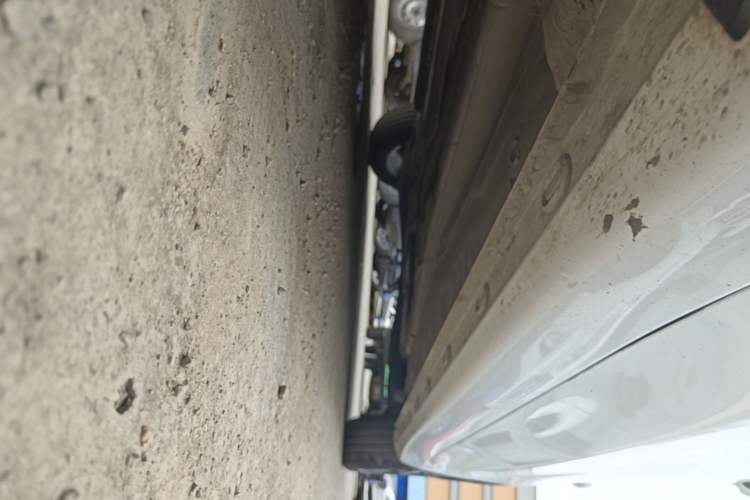 Used Roewe i5 2023 1.5L CVT Luxury Edition Left Side Sill