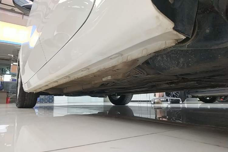 Used Roewe i5 2023 1.5L CVT Luxury Edition Left Side Sill